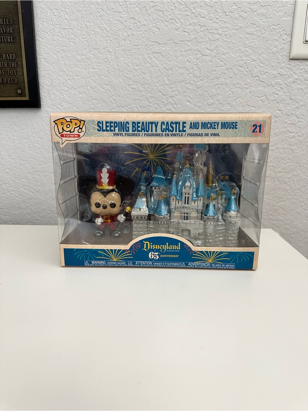 Funko POP! Disneyland 65th Anniversary SLEEPING BEAUTY CASTLE & Mickey #21-NEW